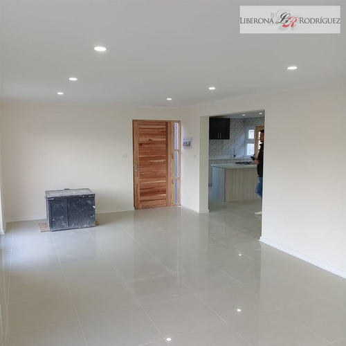 Casa En Venta De 4 Dorm. En Quilpué