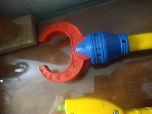 Brinquedo Mãos De Aço E Biônica Sucata (Usado)