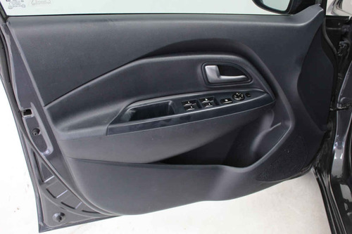 Imagen 11 de 14 de Kia Kia Rio Sedan 2017 4 Cilindros
