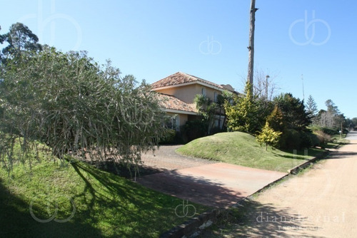 Imagen 29 de 29 de Punta Del Este, Beverly Hills , Residencia De 4 Dormitorios Y Piscina Climatizada.- Ref: 54207
