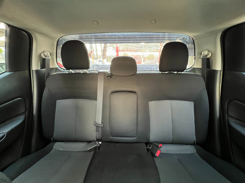 Mitsubishi L200 2.4 Cabina Doble 4x2 Mt