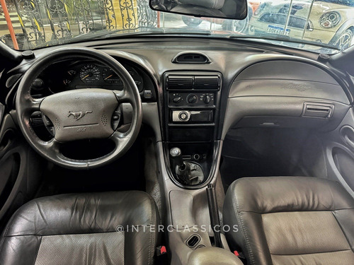 Ford Mustang 3.8 V6 Gasolina 2p Manual