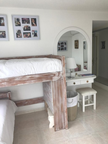 Apartamento En Beverly Tower- Ref: 2966