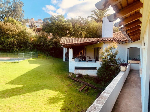 Se Vende Espectacular Casa, 5 Dormitorios/ 5 Baños, Viña Del