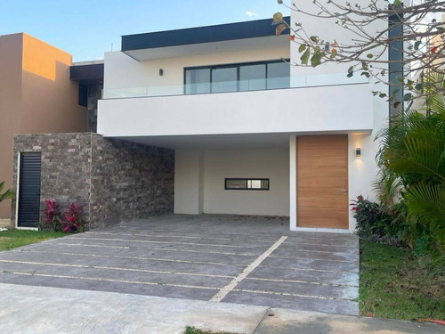 Casa En Venta En Parque Natura Merida