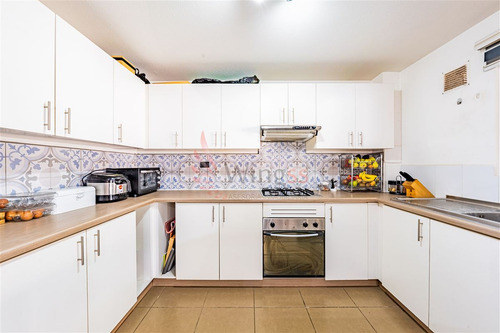Venta Casa 3 Dormitorios Valle Grande Con Estacionamiento