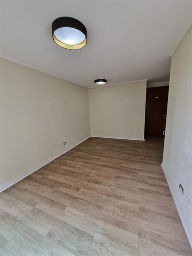 Departamento En Venta De 2 Dorm. San Miguel - Metro Lo Vial