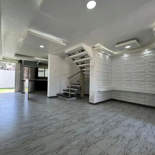 Venta De Town House En San Diego Conjunto Casa Verde