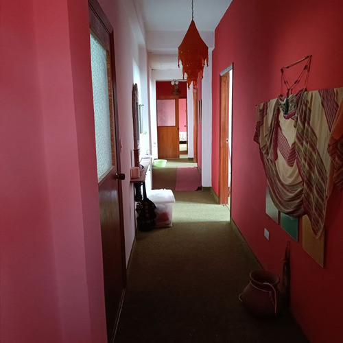 Se Vende Casa En La Calle Junin De Anaco, Con Un Amplio Terreno De 1693 Metros Cuadrados. (a.p)