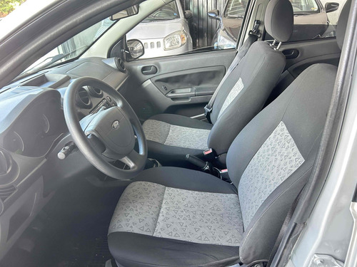 Ford Fiesta 1.6 MPI CLASS SEDAN 8V FLEX 4P MANUAL