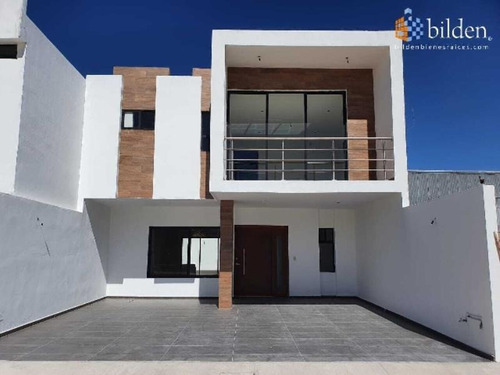 Imagen 1 de 10 de Casa Sola En Venta Fracc. Villas De La Salle
