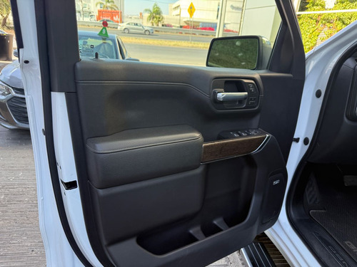 GMC Sierra 6.2 Denali Dvd At