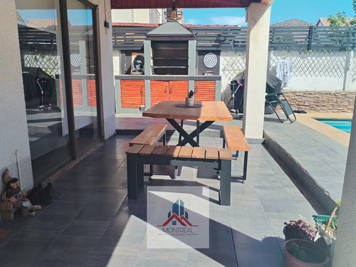 Casa Estilo Mediterraneo Al Interior De Condominio