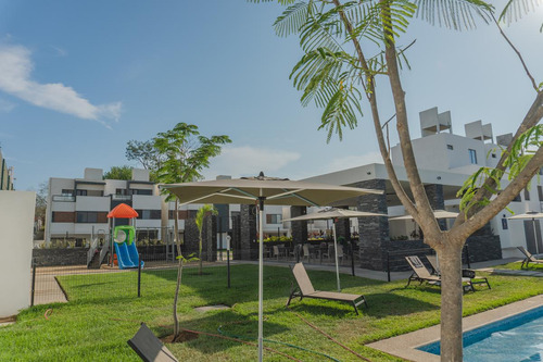 Boca Del Río, Casa En Venta Con Terraza Club.