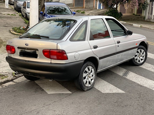 Imagem 3 de 9 de Ford Escort 1.8 I Gl 16v 1998