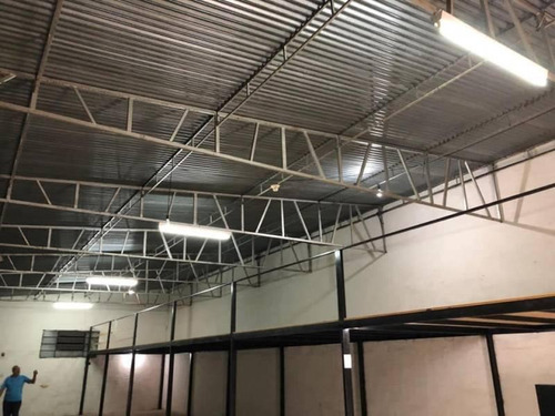 Imagen 3 de 6 de Galpon Centrico Apto Deposito 180 M2 Con Entrepiso
