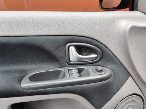 Imagem 14 de 15 de Renault Symbol Pr1616v 2012