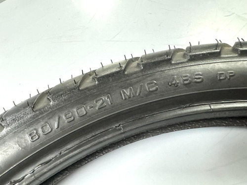 Pneu Dianteiro: 80/90-21 Metzeler Tourance + Câmara Pirelli