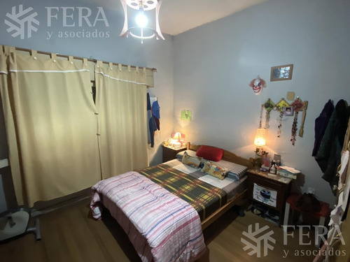 Imagen 7 de 14 de Venta Casa De 3 Ambientes Con Cochera, Jardín Y Patio En Wilde (28763)