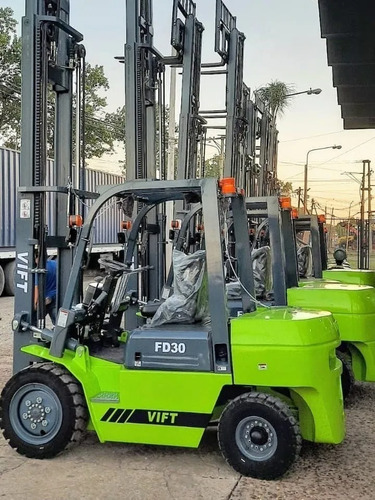Imagen 2 de 3 de Autoelevador Bbm Fd25 De 2,5 Tn Triple Torre Bremotors