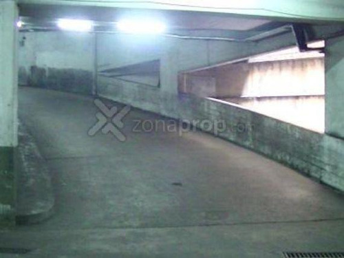 Imagen 2 de 6 de Excelente Cochera En Balvanera. Peron Al 2700. Gran Oportunidad