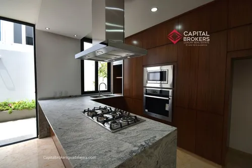 Casa Nueva En Coto Solares En Venta