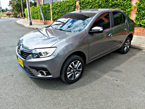 Renault Logan 1.6 Privilege / Intens
