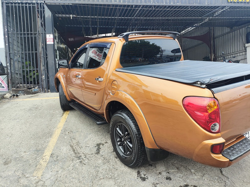 Mitsubishi L200 3.2 Triton Hpe Cab. Dupla 4x4 Aut. 4p