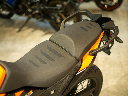 Imagen 18 de 25 de Ktm Adventure 390 Con Rayos Unidades Disponibles