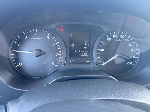Imagen 11 de 15 de Nissan Np300 Caja Seca 2018