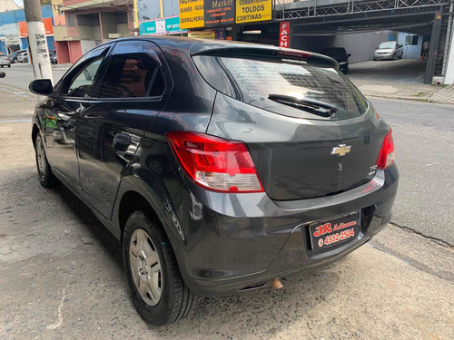 Imagem 5 de 8 de Chevrolet Onix 2016 1.0 Ls 5p