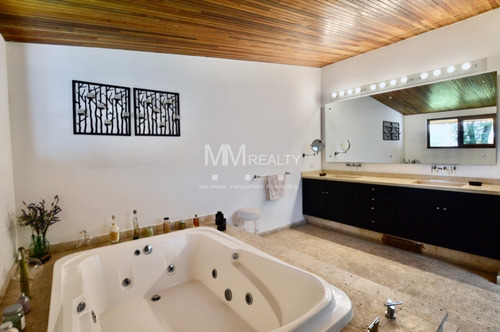 Imagen 19 de 30 de San Jerónimo Lídice - Casa Con Alberca En Venta / House Wit
