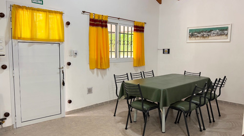 Casa Los Cosmos Zona Céntrica, A 2 Cuadras De La Plaza Principal De Villa Giardino!!
