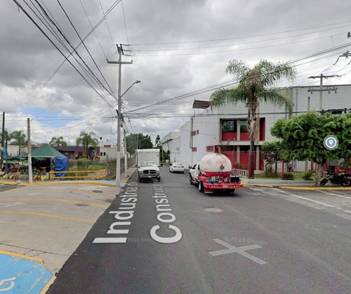 Sk01- Casa En Remate Bancario En C. Industria De La Construcción, Villas De Zapopan, Zap, Jal. (65% Debajo De Su Valor Comercial, Solo Recursos Propios)