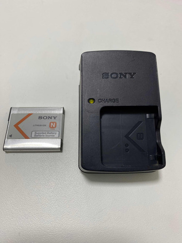 Batería Y Cargador Sony Modelo  Np-bn 3.6v