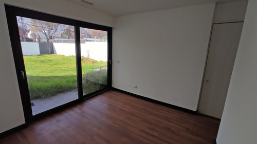 Camino Mirasol - 100% Remodelada - 6 Estacionamientos -