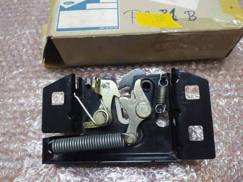 Cerradura De Capot Ford Fiesta Balita 98-04. Nueva Original