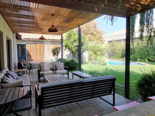 Espectacular Casa En Excelente Ubicación Con Gran Terreno!