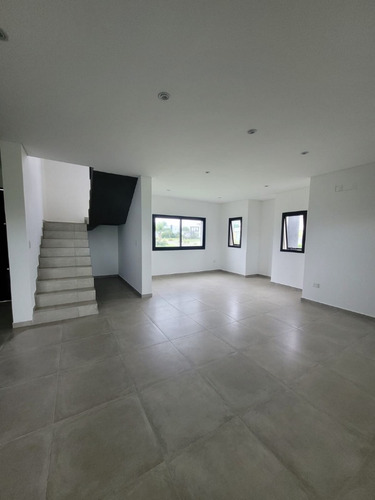Casa En Venta 4 Amb. A Estrenar Barrio Santa Rita-canning