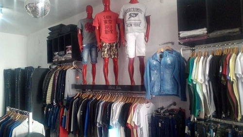 Vendo Fondo De Comercio: Local De Ropa Unisex