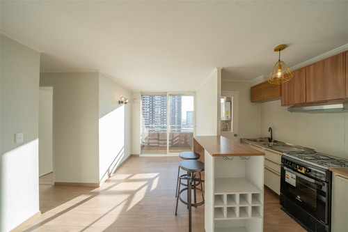 Depto Remodelado Como Nuevo En Venta De 3 Dorm. En Santiago