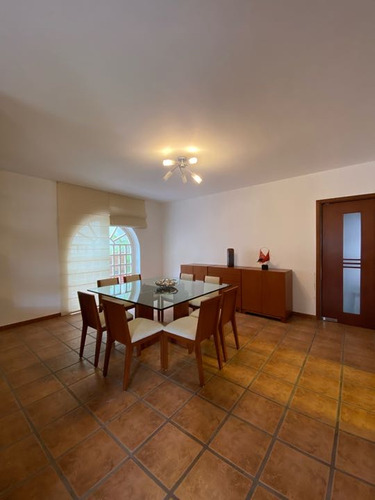 Casa Duplex Para Venta En Santa Paula #2369