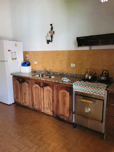 Chalet En Venta En Castelar Sur