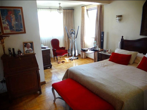 Casa En Venta De 4 Dormitorios En Las Condes