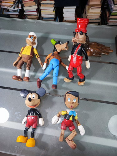 Figuras De Madera Articuladas Pinocho Geppetto Mickey Mouse (Usado)