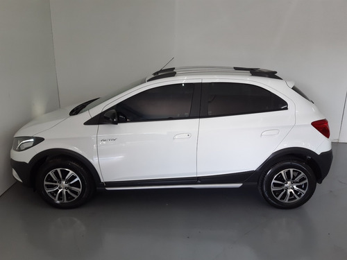Imagem 5 de 11 de Onix 1.4 Active 2017