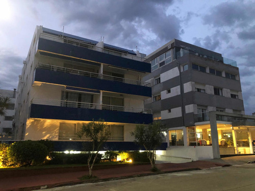 Imagen 12 de 15 de Funcional Y Acogedor Apartamento En La Península, 1 Dorm 3 Pers. A 150 Mts. Del Puerto De Punta Del Este, 2 Cuadras De Gorlero, 10 Min De La Terminal De Buses.