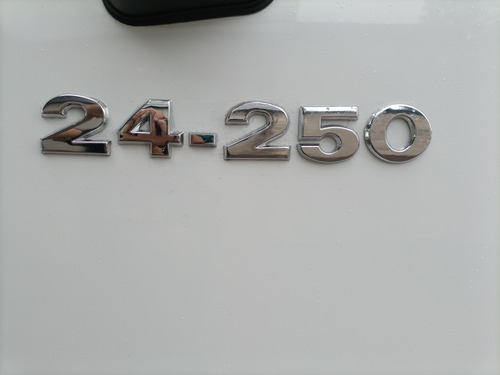 Imagem 3 de 8 de Volkswagen Constellation 24250 24.250 Cabine Leito Teto Alto