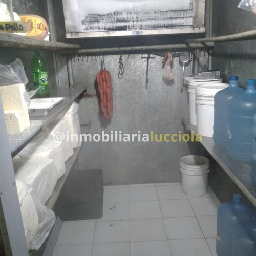 Fondo De Comercio En Venta, Catia La Mar, Ref 484