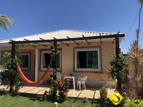 Imagem 10 de 15 de Se Encante Com Essa Bela Casa De Três Quartos Em Rua Residencial ! - 2234